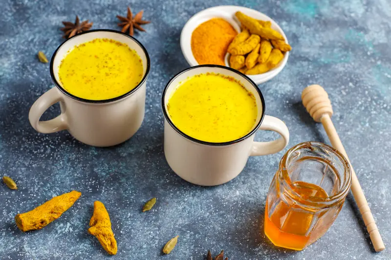 té de cúrcuma