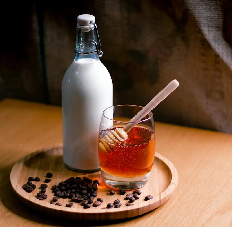 Leche con Miel para Dormir