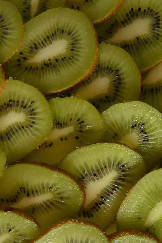 beneficios del kiwi